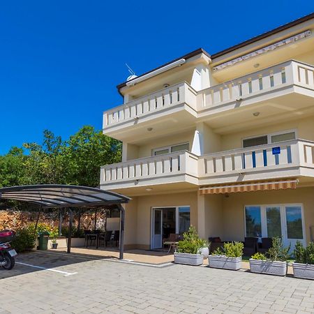 Pupic Apartment Драмал Екстериор снимка