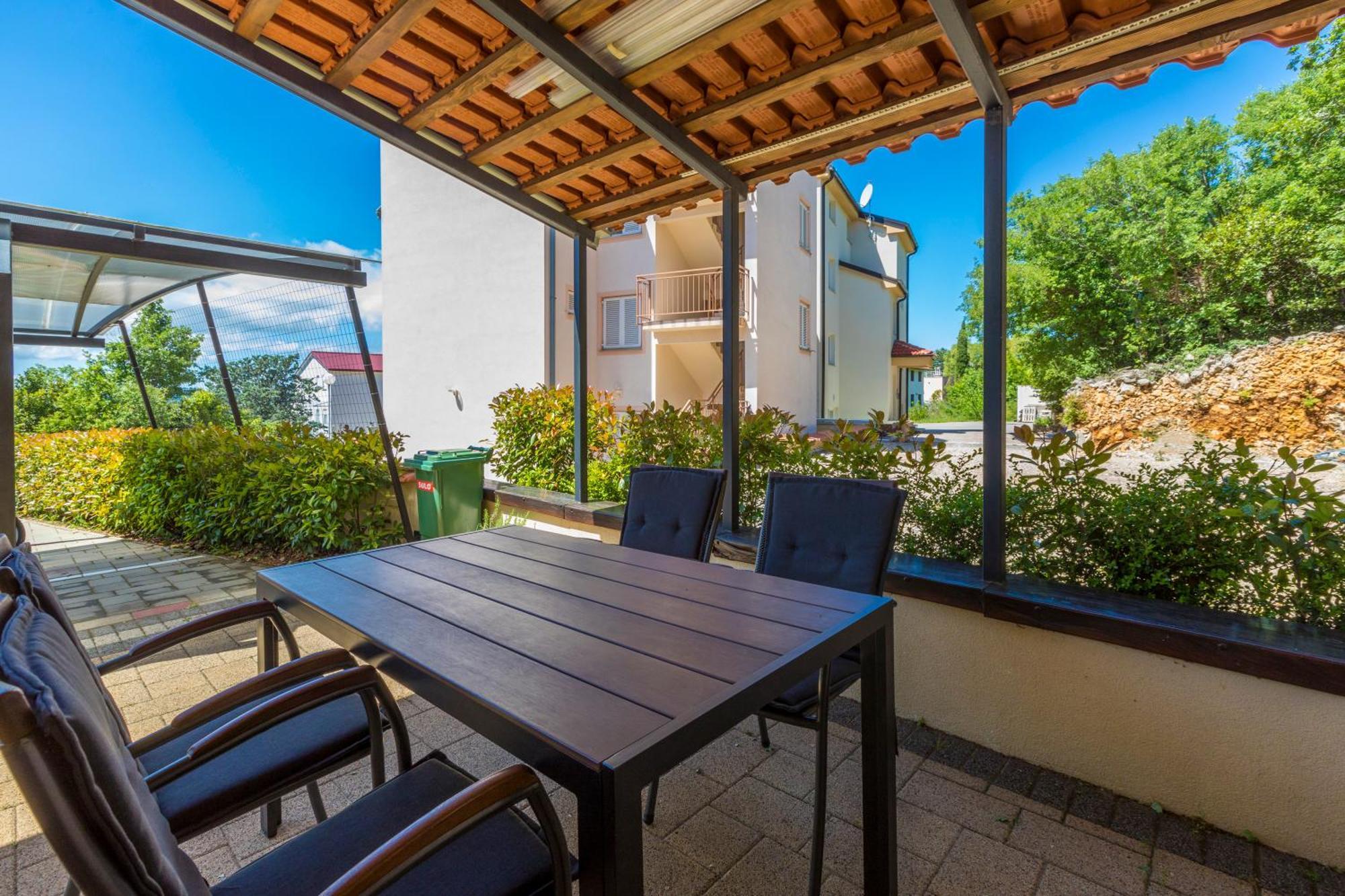 Pupic Apartment Драмал Екстериор снимка
